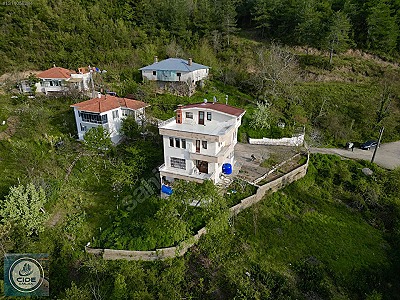 IRMAK MAHALLESİNDE DENİZ MANZARALI 3 KATLI VİLLA