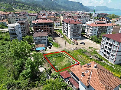CUMHURİYET MAHALLESİNDE  4 KAT İMARLI ARSA