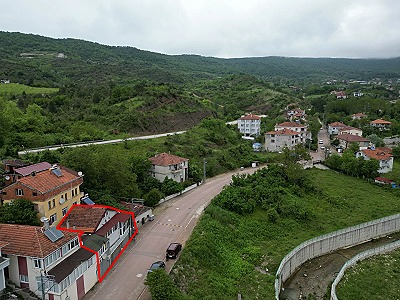 CADDE ÜZERİ MÜSTAKİL EV