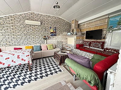 CADDE ÜZERİ MÜSTAKİL EV